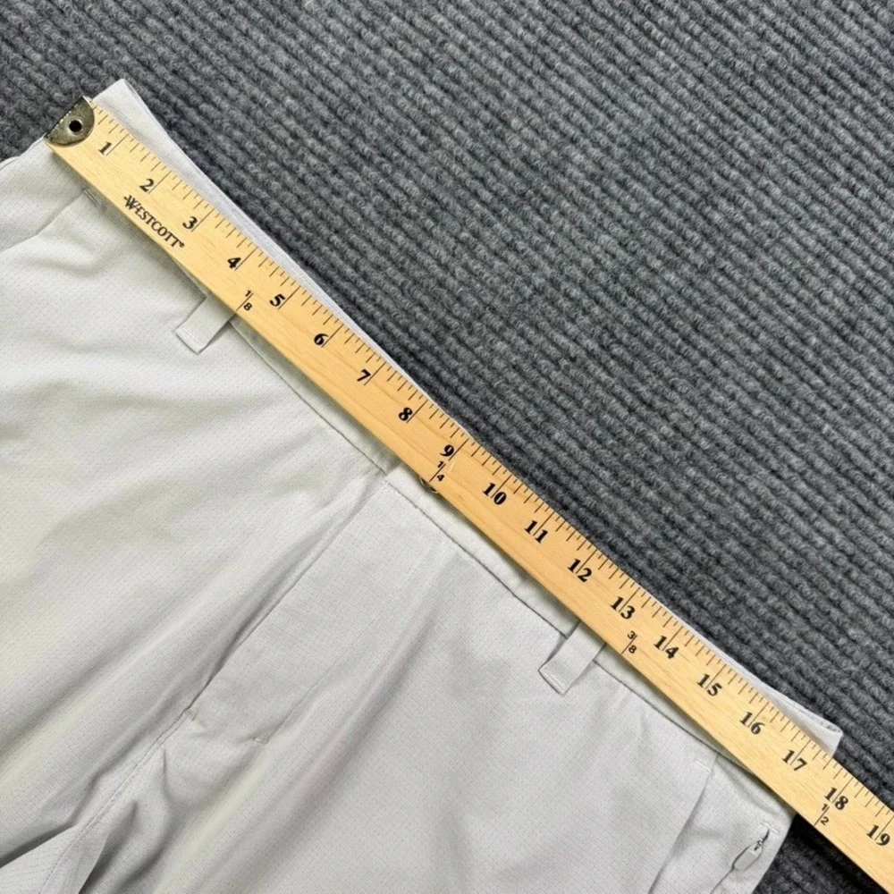 Lululemon Commission Golf Shorts Mens 34 Light Grey Ventlight Mesh Casual Chino